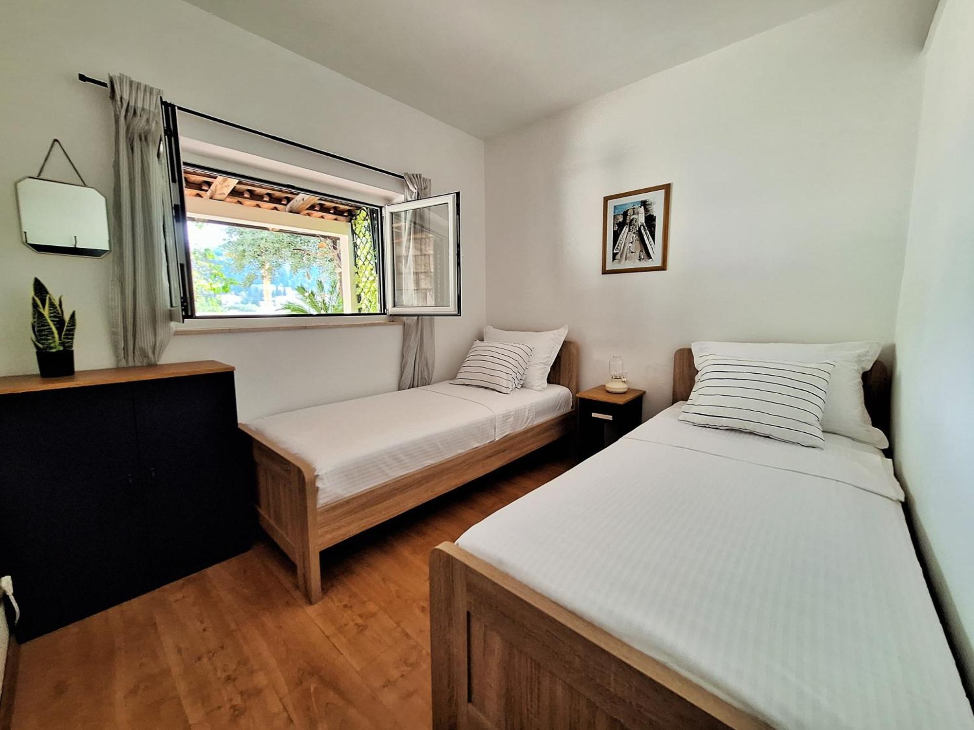 Blue Promenade Apartments Дубровник Екстериор снимка